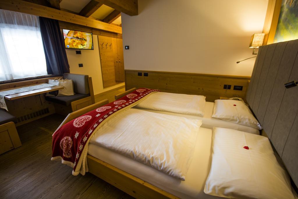 Hotel Cirelle Suite & Spa Canazei Kültér fotó